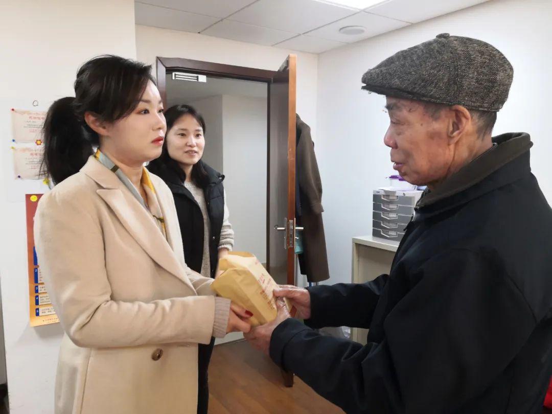 退休党员党费最新规定,退休党员党费最新规定——科技革新，智慧缴费，共创未来！
