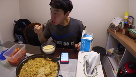 正面健康视角，小巷深处的特色小店介绍，远离非法色情内容，倡导健康生活方式