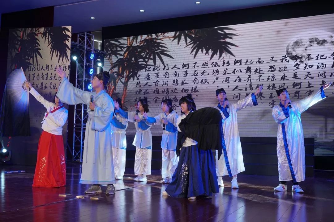 传承经典颂风华，水调歌头朗诵比赛视频
