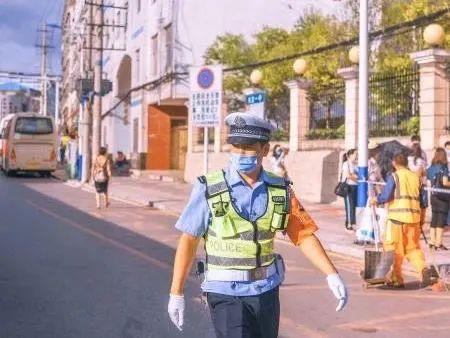 贵州交警APP最新版，变化中的学习与自信成就的力量