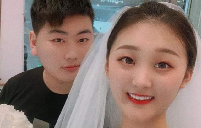 矿泉水夫妇吧最新动态更新，揭秘夫妇俩的最新行程与活动
